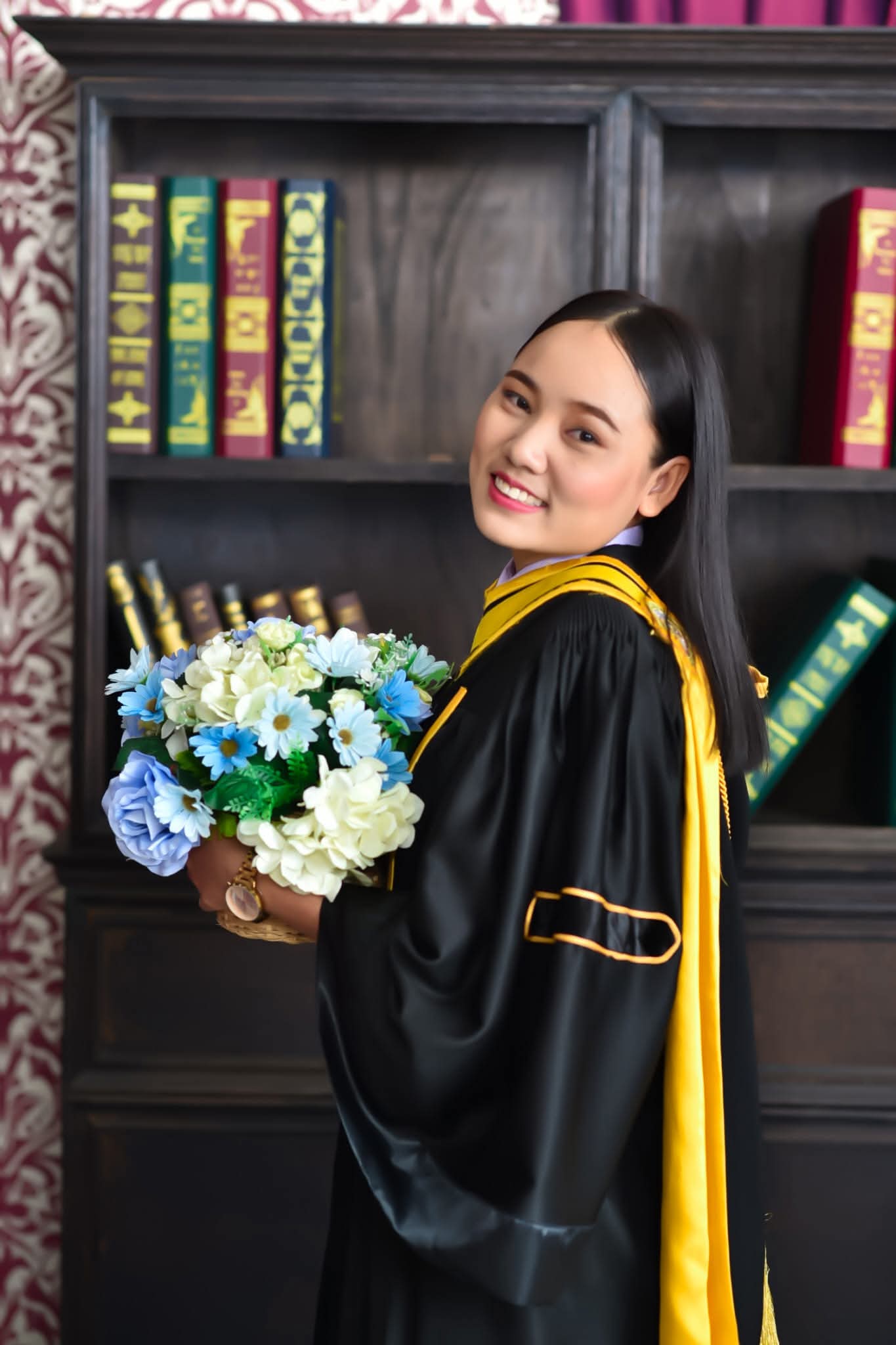 Bult/Ms. Dange Chatreeyindee