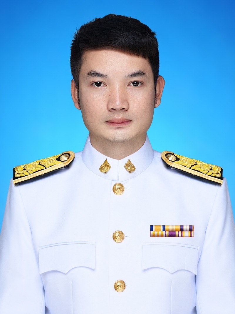 Tuja/Chawanwat Yotyingapiram